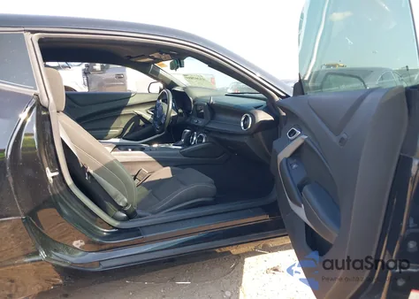 2021 Chevrolet Camaro Rwd 1Lt z USA, uszkodzony, nr VIN 1G1FB1RS8M0139855